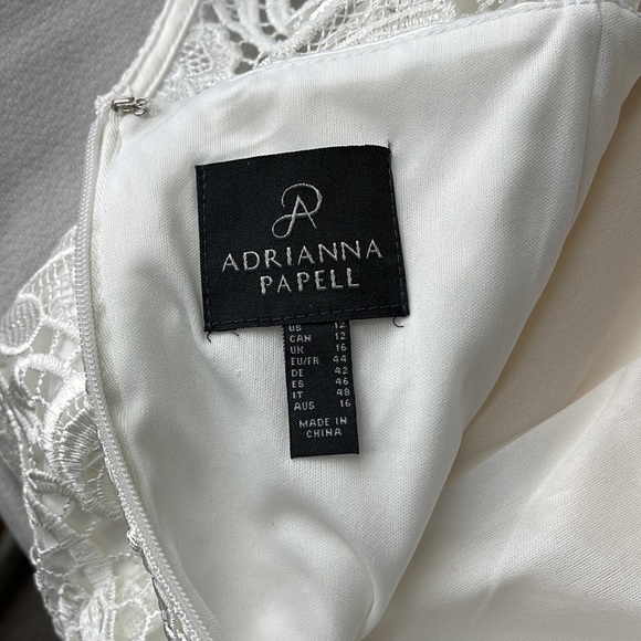 Wedding dress - Picture 8 of 16